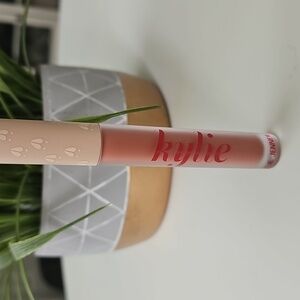 NWOT Kylie Cosmetics Liquid Matte Lipstick 735 Vixen Baby